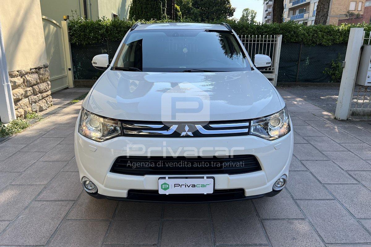MITSUBISHI Outlander 2.2 DI-D 4WD Instyle 7p.
