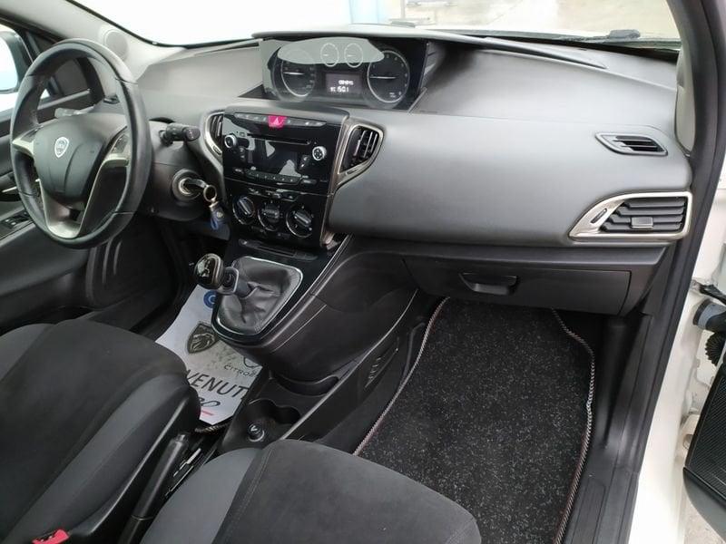 Lancia Ypsilon 1.2 69 CV 5 porte Gold