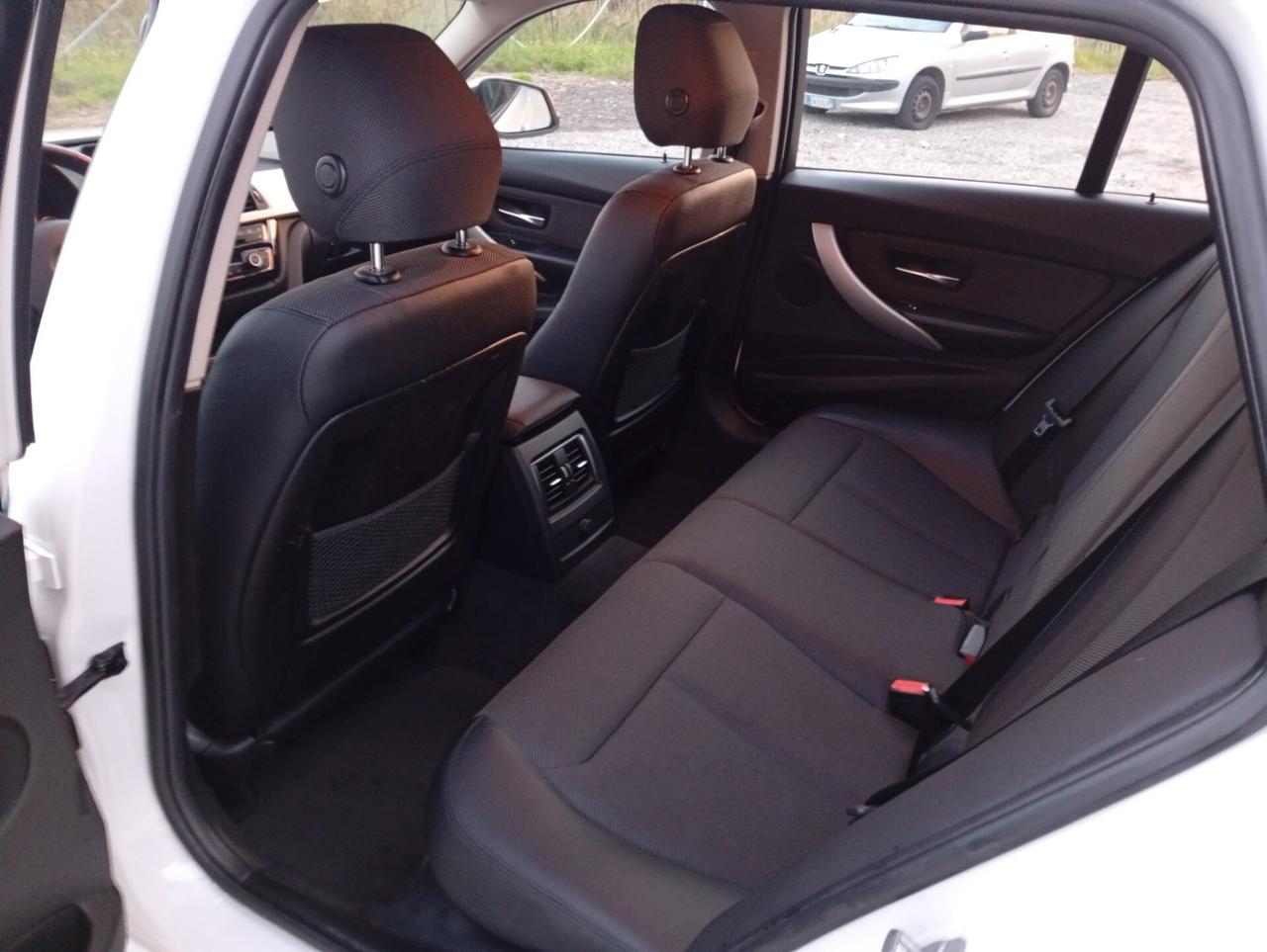 Bmw 320d xDrive Touring Luxury