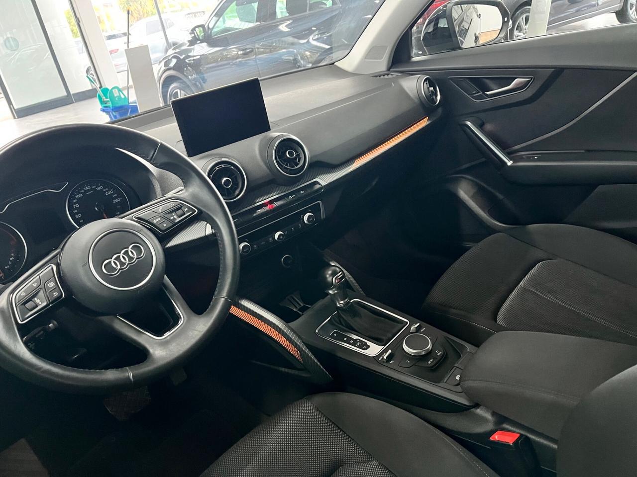 Audi Q2 30 TDI Identity Black