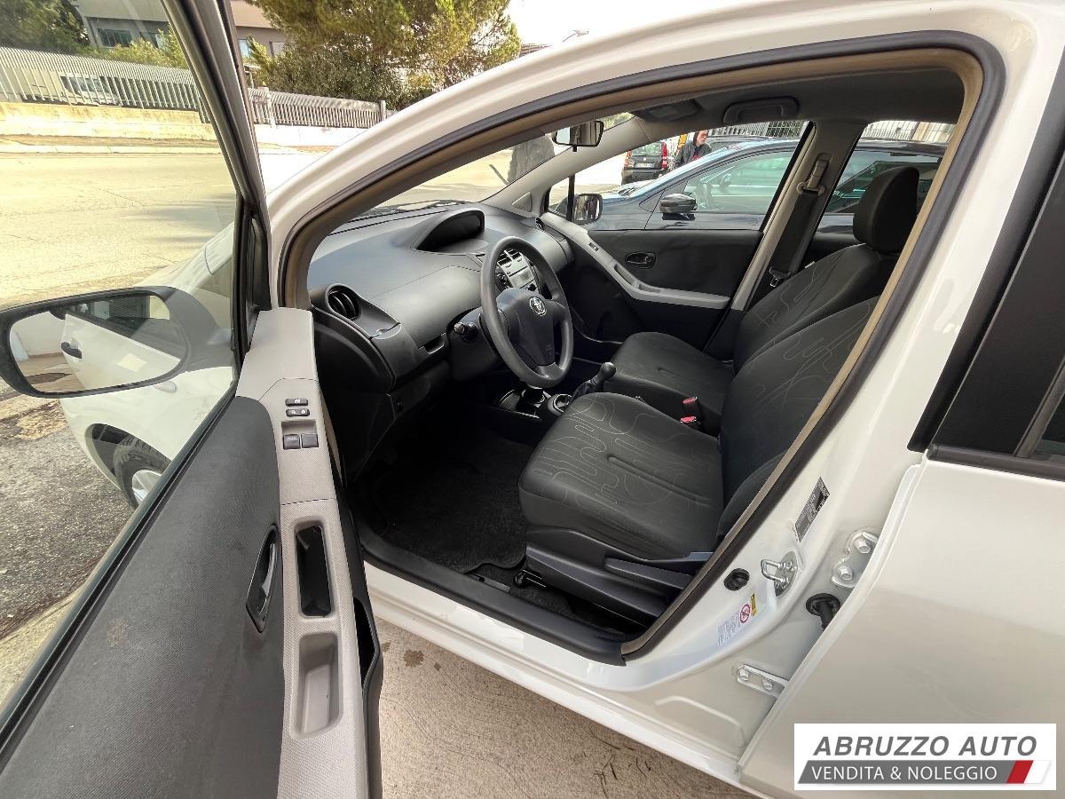 TOYOTA Yaris 1.0 5 porte Active