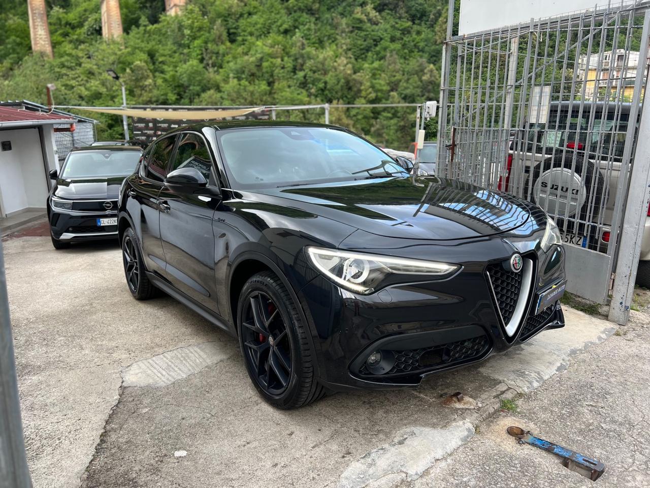 Alfa Romeo Stelvio 2.2 Turbodiesel 190 CV Q4 Sprint - TOTAL BLACK