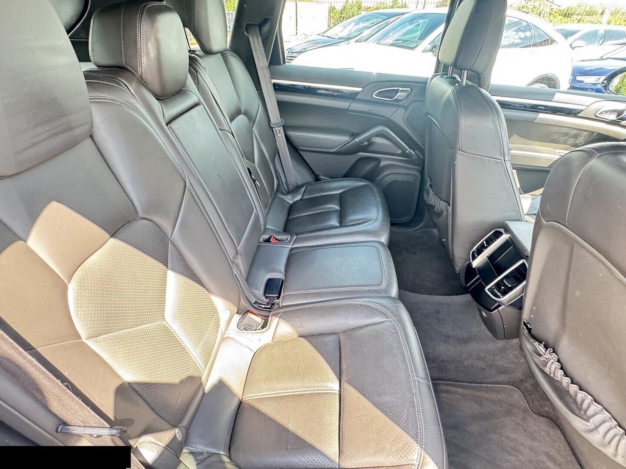 PORSCHE CAYENNE DIESEL NAVI PASM LED