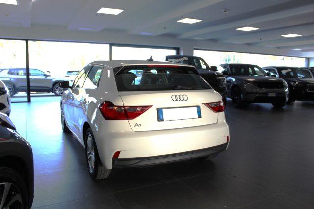 AUDI A1 SPB 1.0 TFSI 95 CV Identity Black