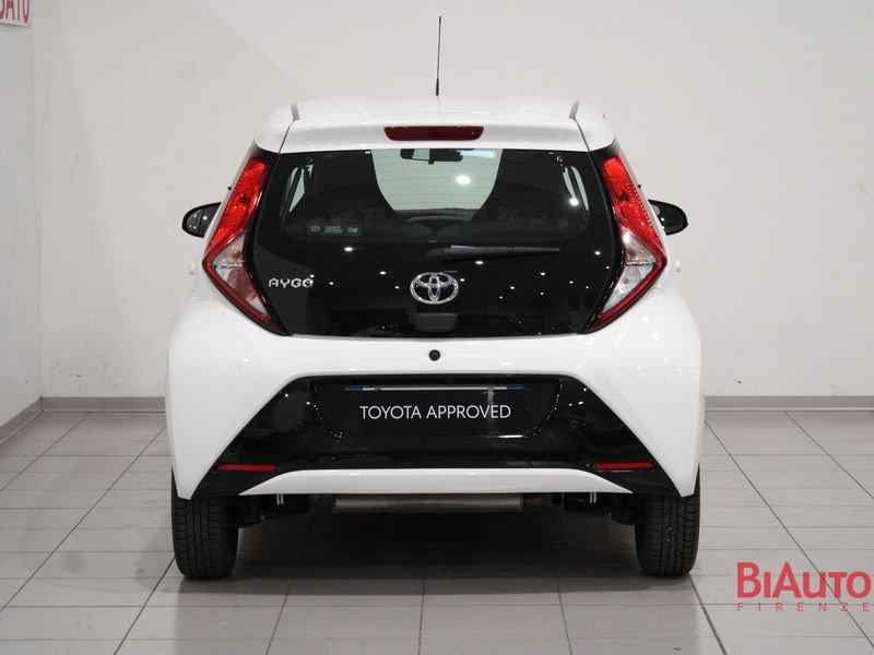 Toyota Aygo Aygo 5p 1.0 x-play m-mt 72cv