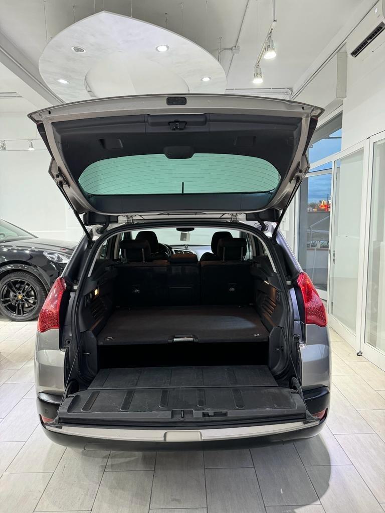 Peugeot 3008 1.6 HDi 110CV cambio robotizzato Premium