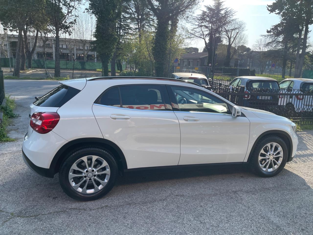 Mercedes-benz GLA 180 d Automatic Premium