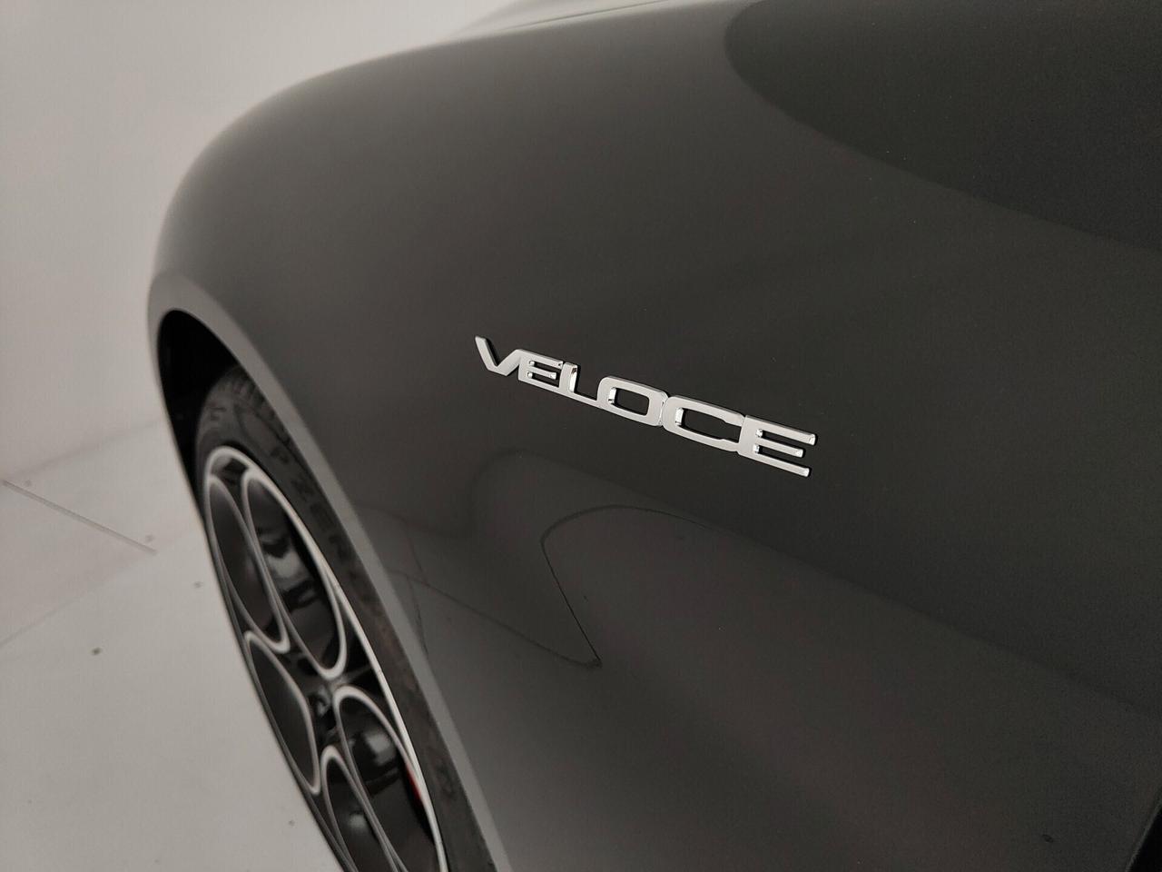 Alfa Romeo Giulia 2.2 Turbodiesel 210 CV AT8 AWD Q4 Veloce