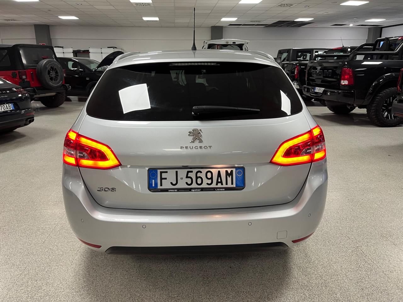 Peugeot 308 1.6 BlueHDi 120cv EAT6 SW Allure CinghiaFatta