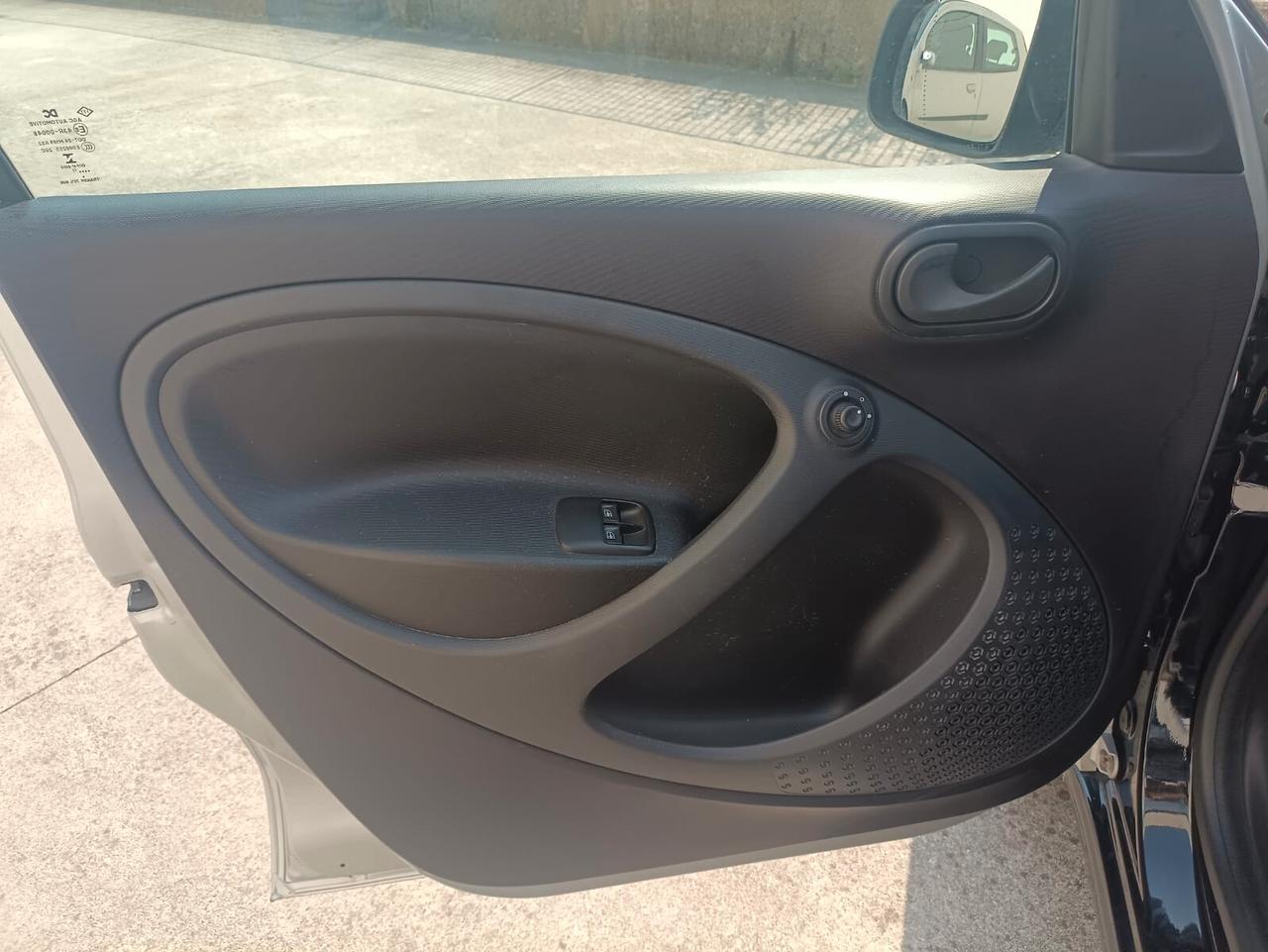 Smart ForFour 60 1.0 Black Passion