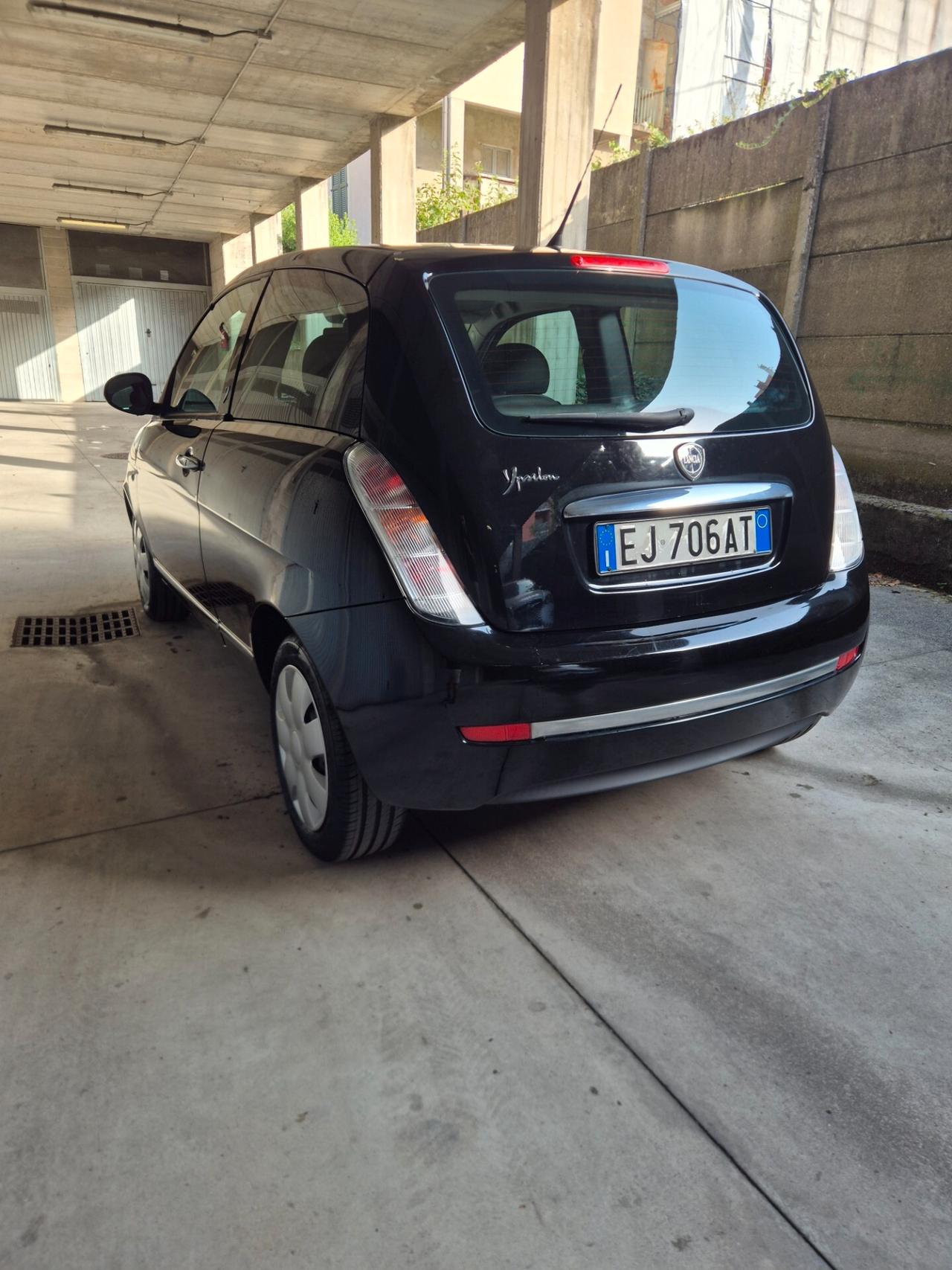 Lancia Ypsilon 1.2 69 CV Platinum euro 5 neo patentati