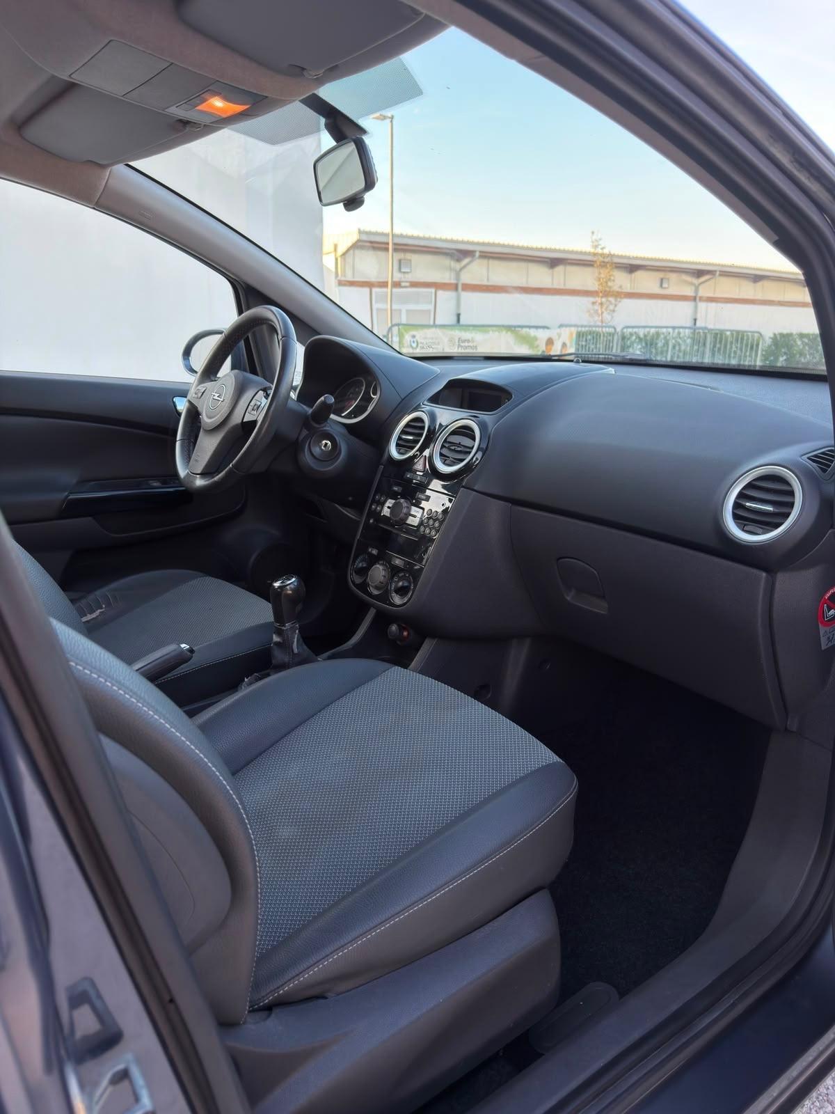 Opel Corsa 1.2 benzina soli 128.000km