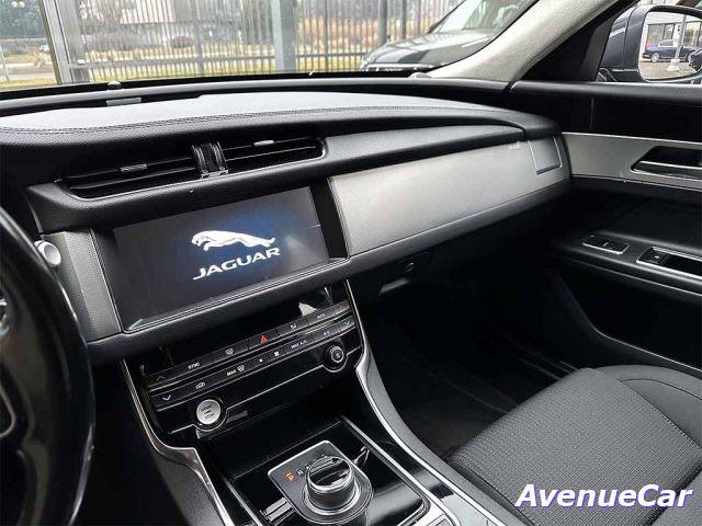 JAGUAR XF 2.0 d Pure BERLINA AUTOMATICA TELECAMERA IVA ESP