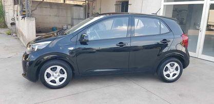 Kia Picanto 1.0MPI 67CV X Line SOLO 9.000 KM