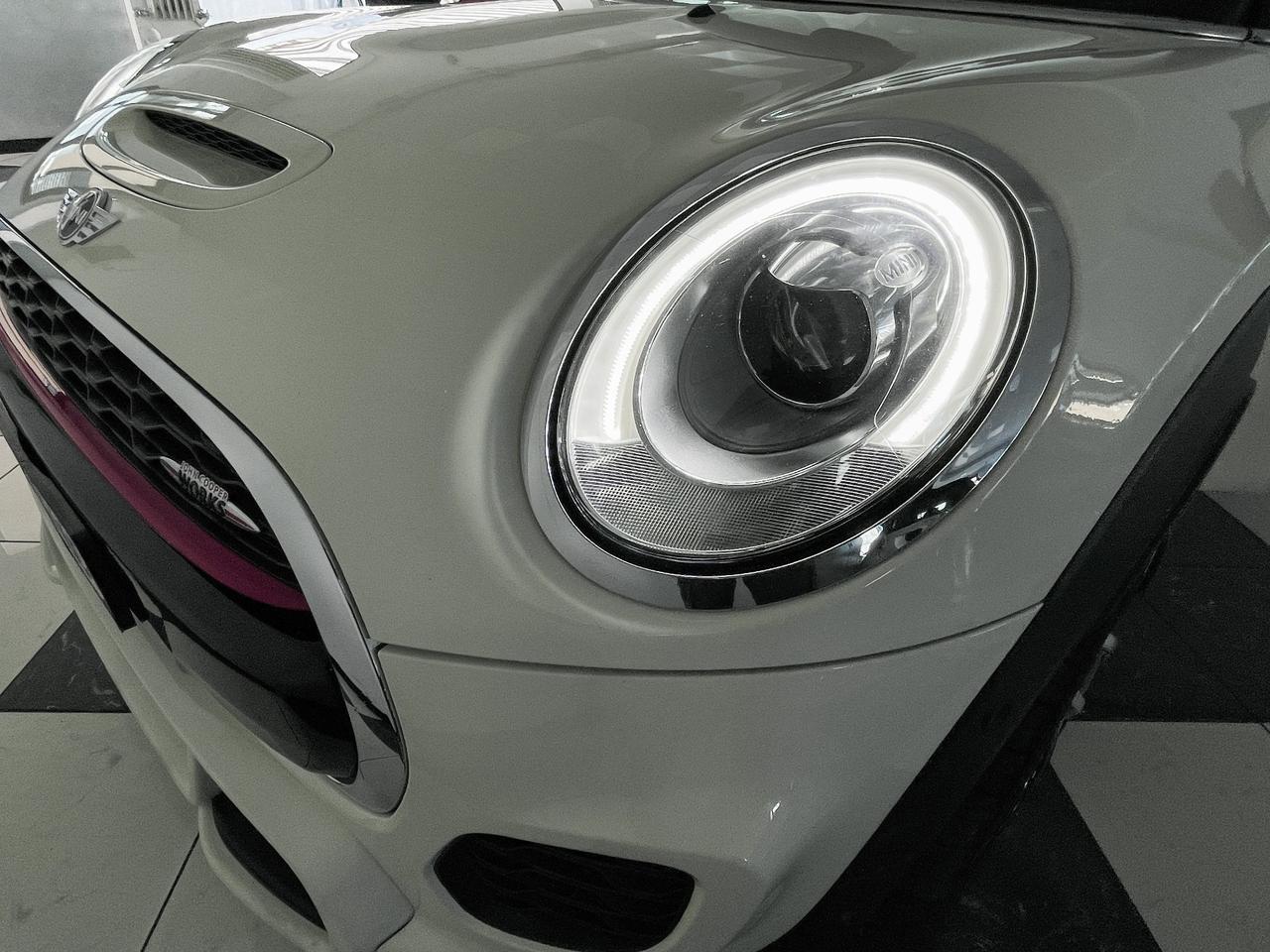 Mini Cabrio John Cooper Works John Cooper Works cabrio xeno led