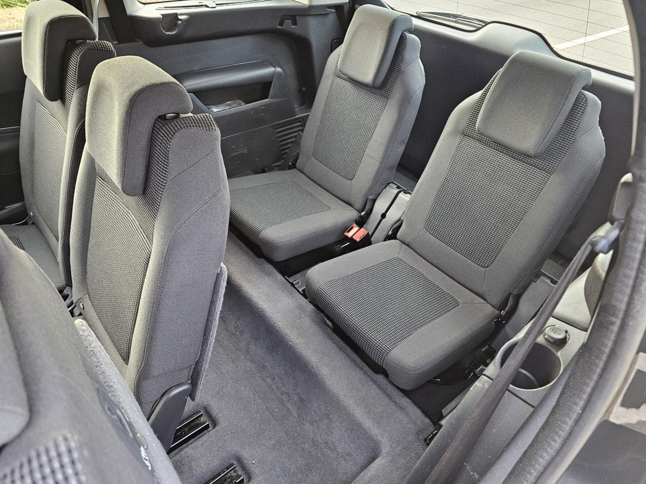 PEUGEOT 5008 1.6 hDi 7 POSTI "OK PER NEOPATENTATI"
