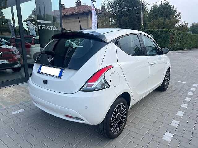 Lancia Ypsilon 1.0 FireFly 5 porte S&S Hybrid Platino