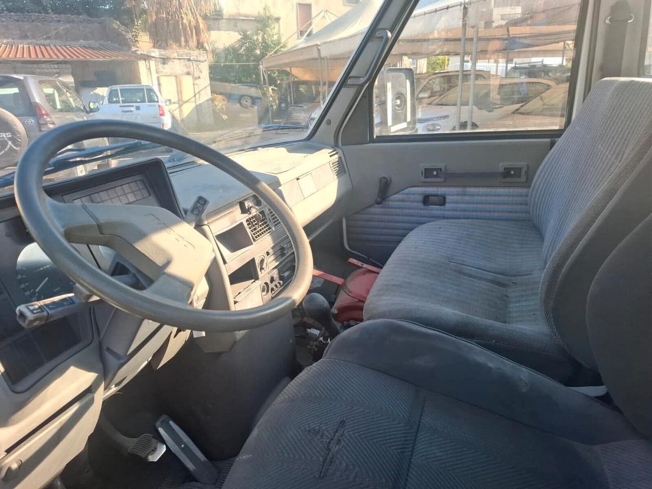 Iveco Daily 35.8 2.5 Diesel USO CARROATTREZZI