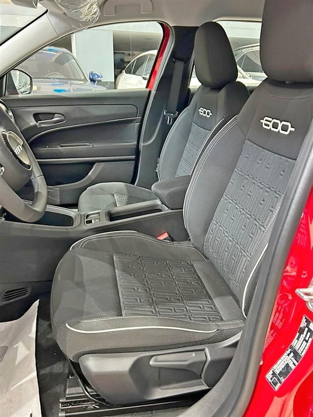 Fiat 600 Hybrid 110 CV DCT MHEV Pop