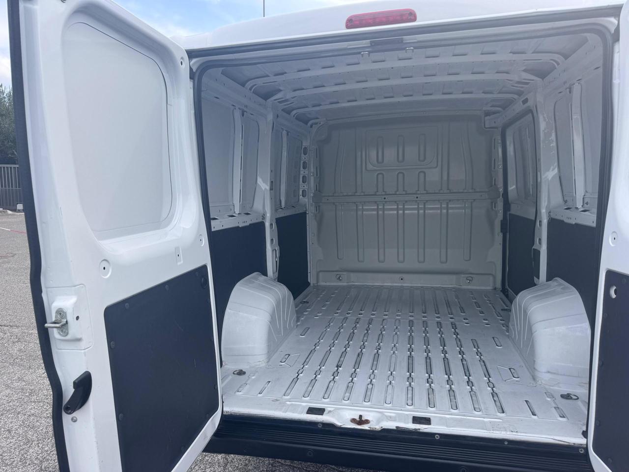 PEUGEOT Boxer 330 2.2 bluehdi 140cv S&S L1H1 Affaire