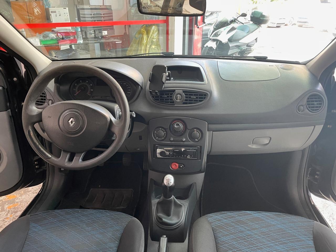 Renault Clio 1.4 16V 5 porte Dynamique