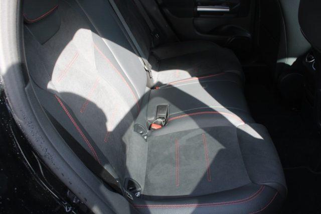 MERCEDES-BENZ GLA 200 d Automatic 4Matic AMG Line Premium