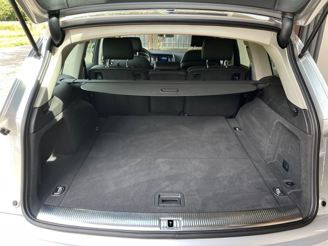 Audi Q7 3.0 V6 TDI 233CV quattro tiptronic *SOLO 122000 KM*