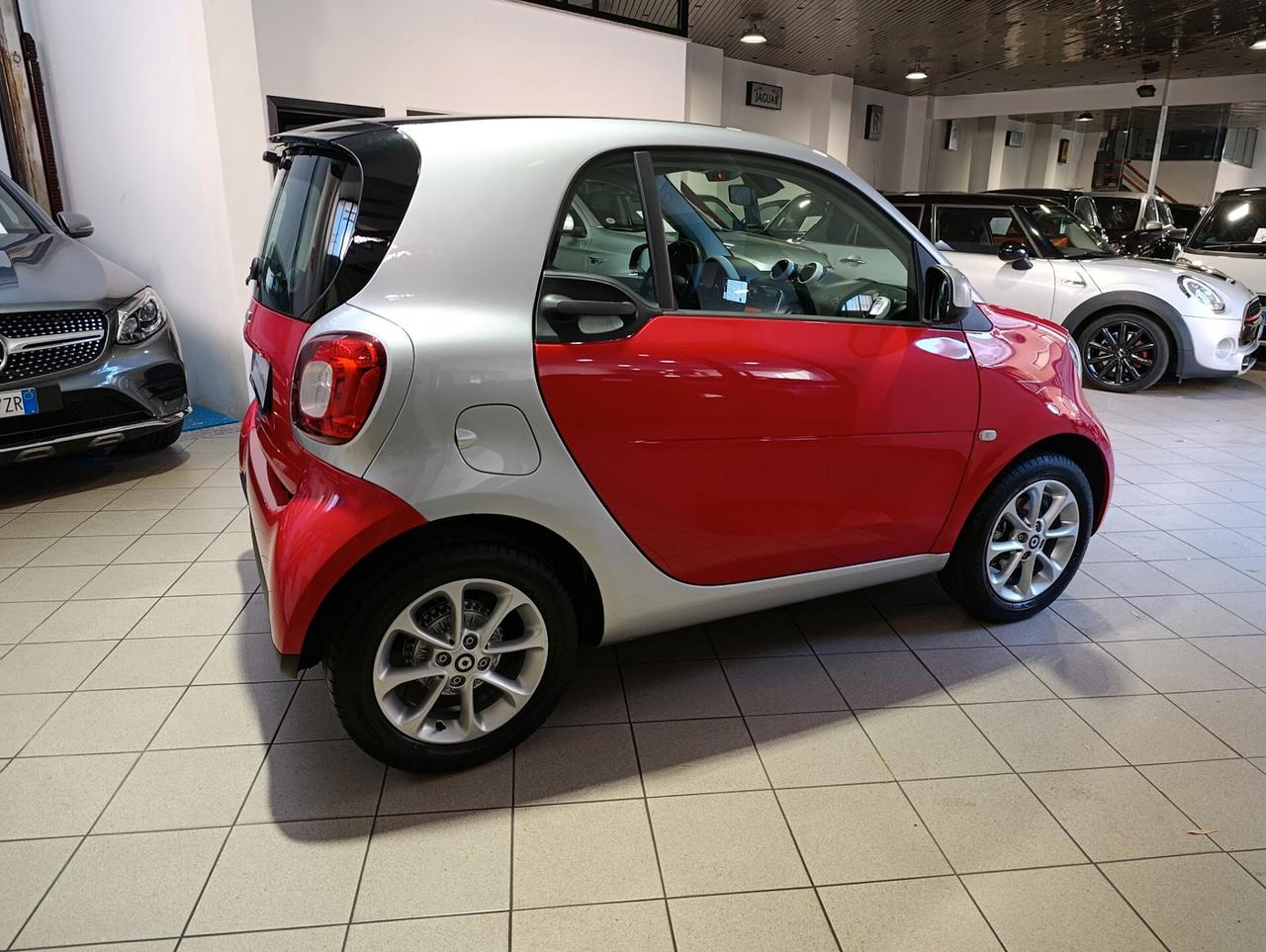 Smart ForTwo 70 1.0 twinamic 2019 km 27.572 certificati