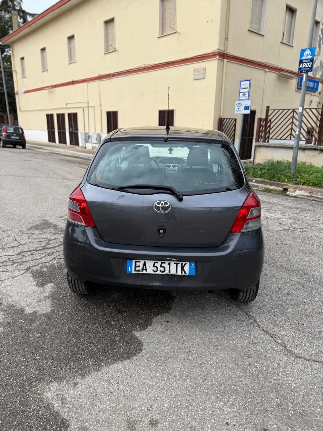 Toyota Yaris 1.0 5 porte Now