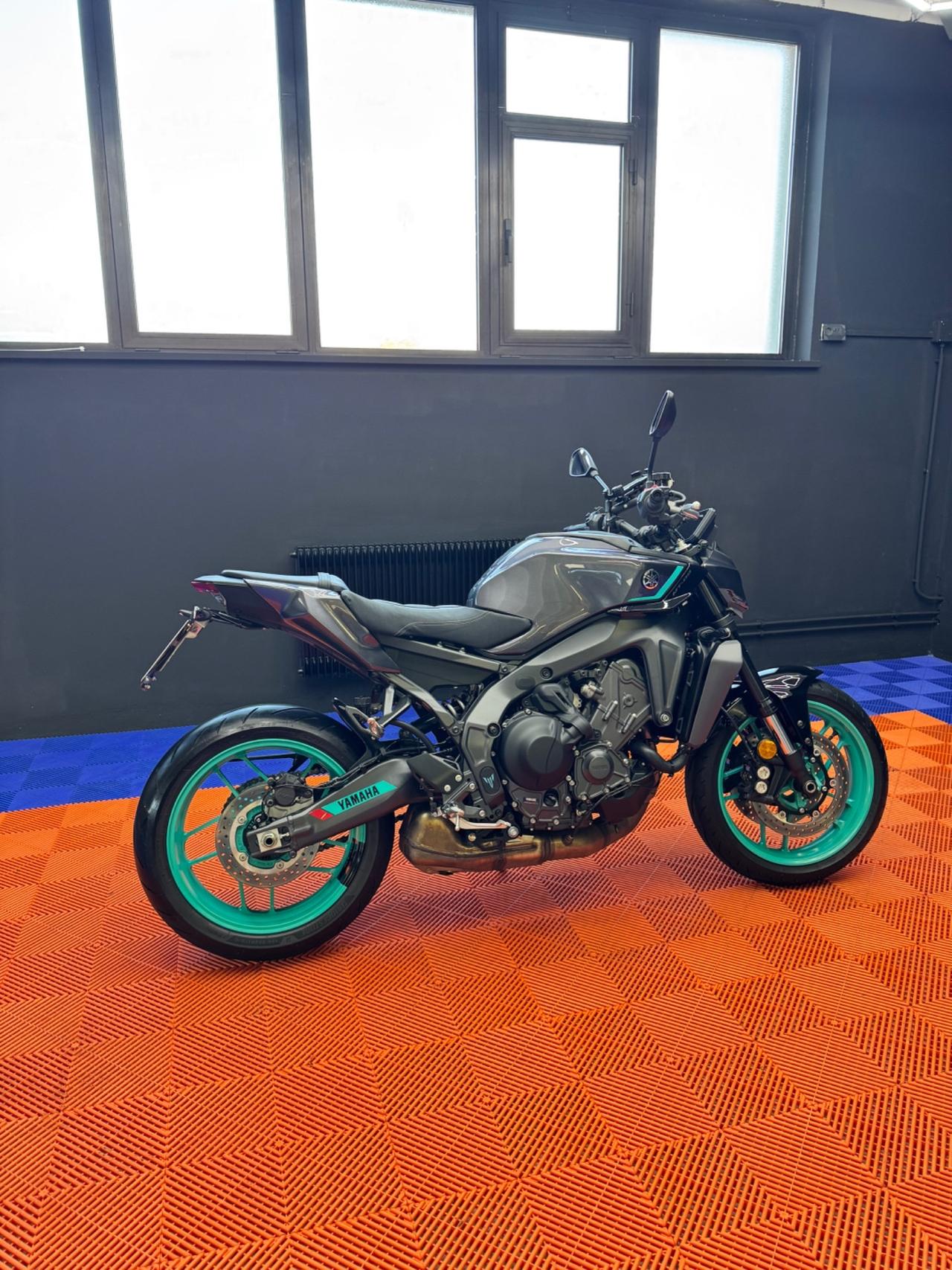 Yamaha MT-09 Y-AMT 900cc 120 cv