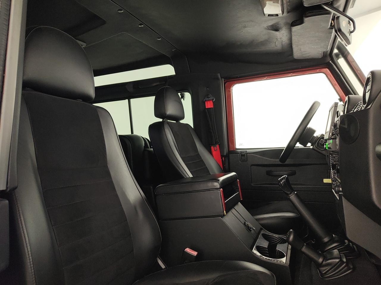 LAND ROVER Defender 90 2.4 td SE SW