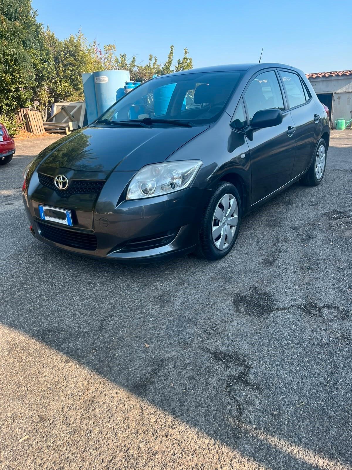 Toyota Auris 1.4 benzina
