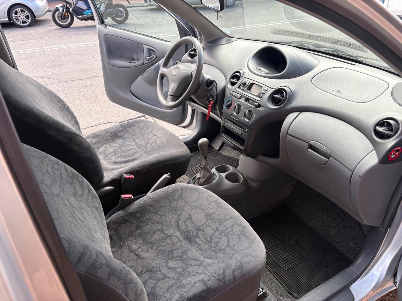 Toyota Yaris 1.0i 16V cat 3 porte