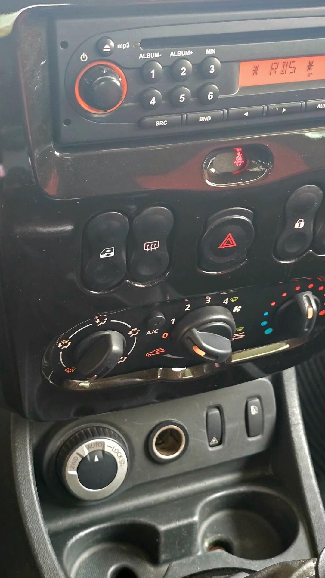 DACIA DUSTER 1.5 dci 110cv LAUREATE 4x4