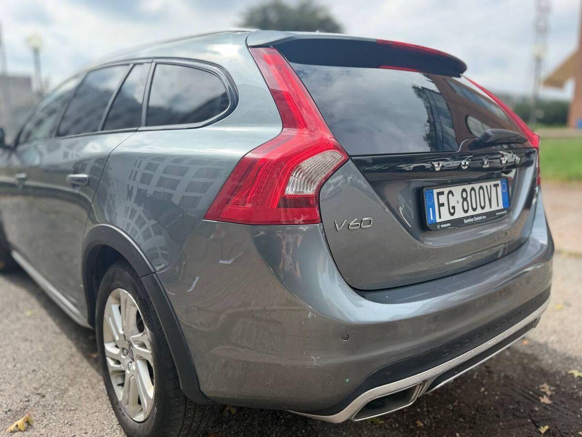 Volvo V60 Cross Country V60 c.country 2.4 D4 Business Plus awd geartronic