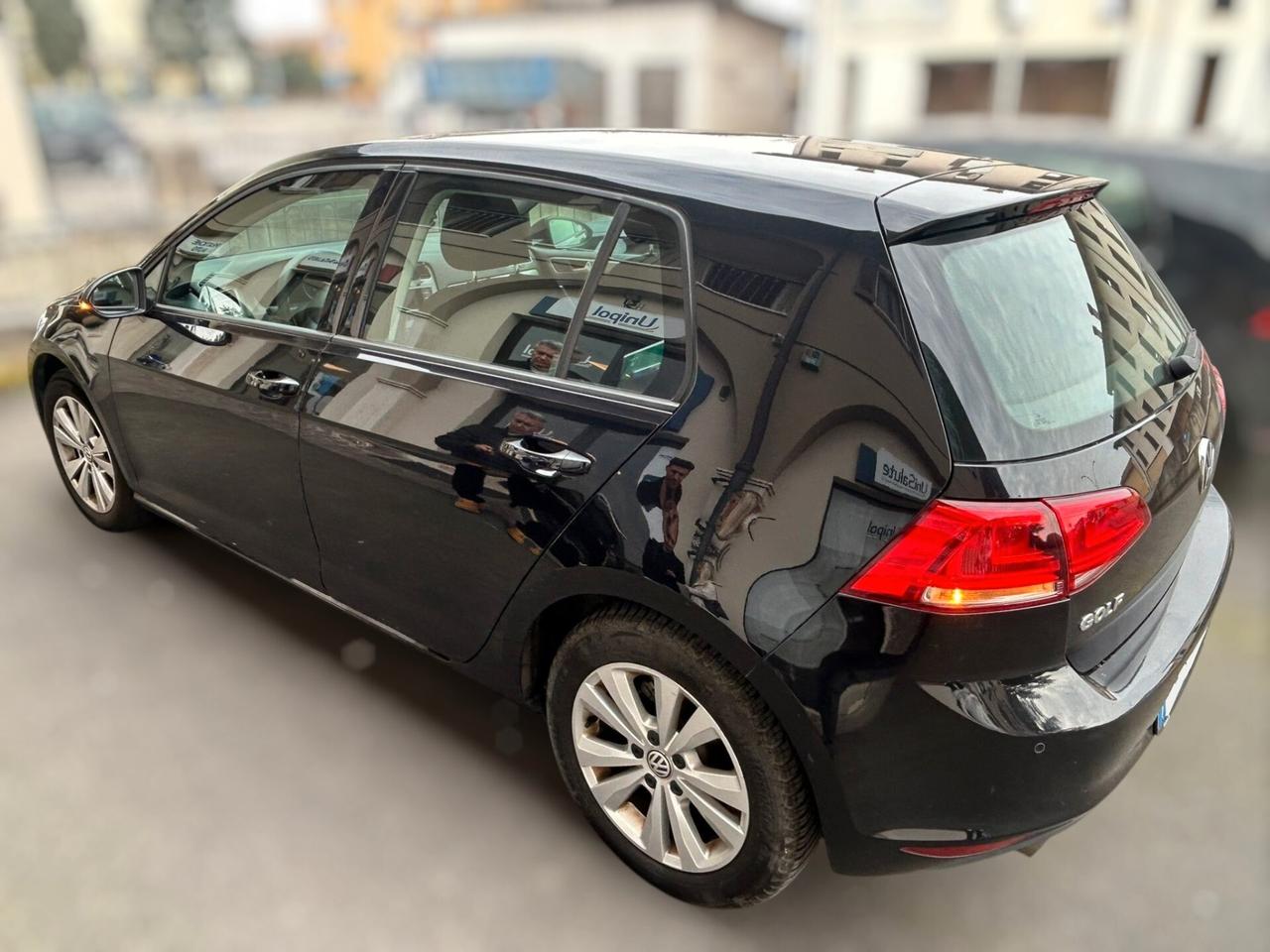 Volkswagen Golf 5p 1.6 tdi - ANCHE PER NEOPATENTATI