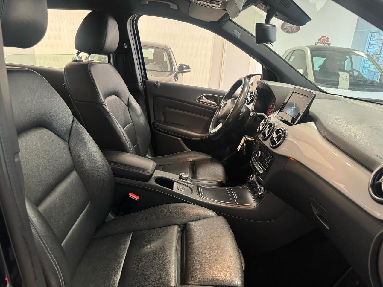 Mercedes-benz B 180 B 180 d Automatic Premium