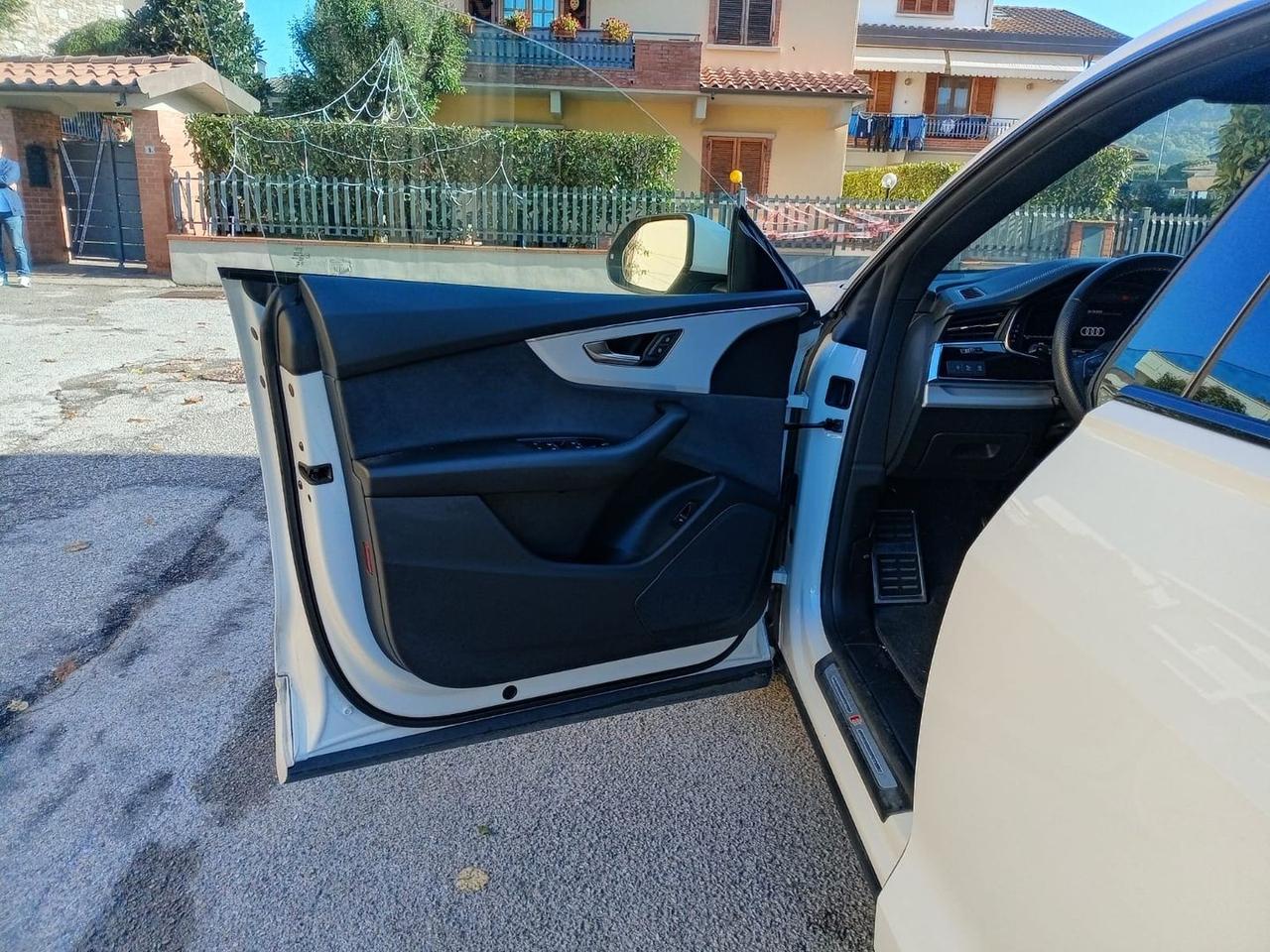 Audi Q8 Sport 3.0 50 TDI MHEV #7448