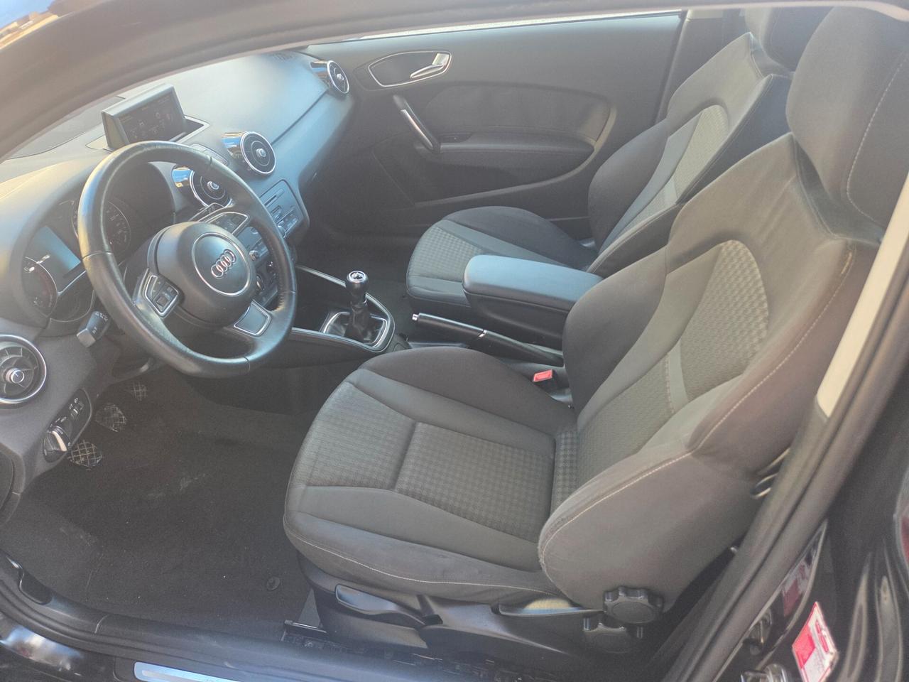 AUDI A1 1.2 BENZINA 86 CV KM 160000 CERTIFICATI