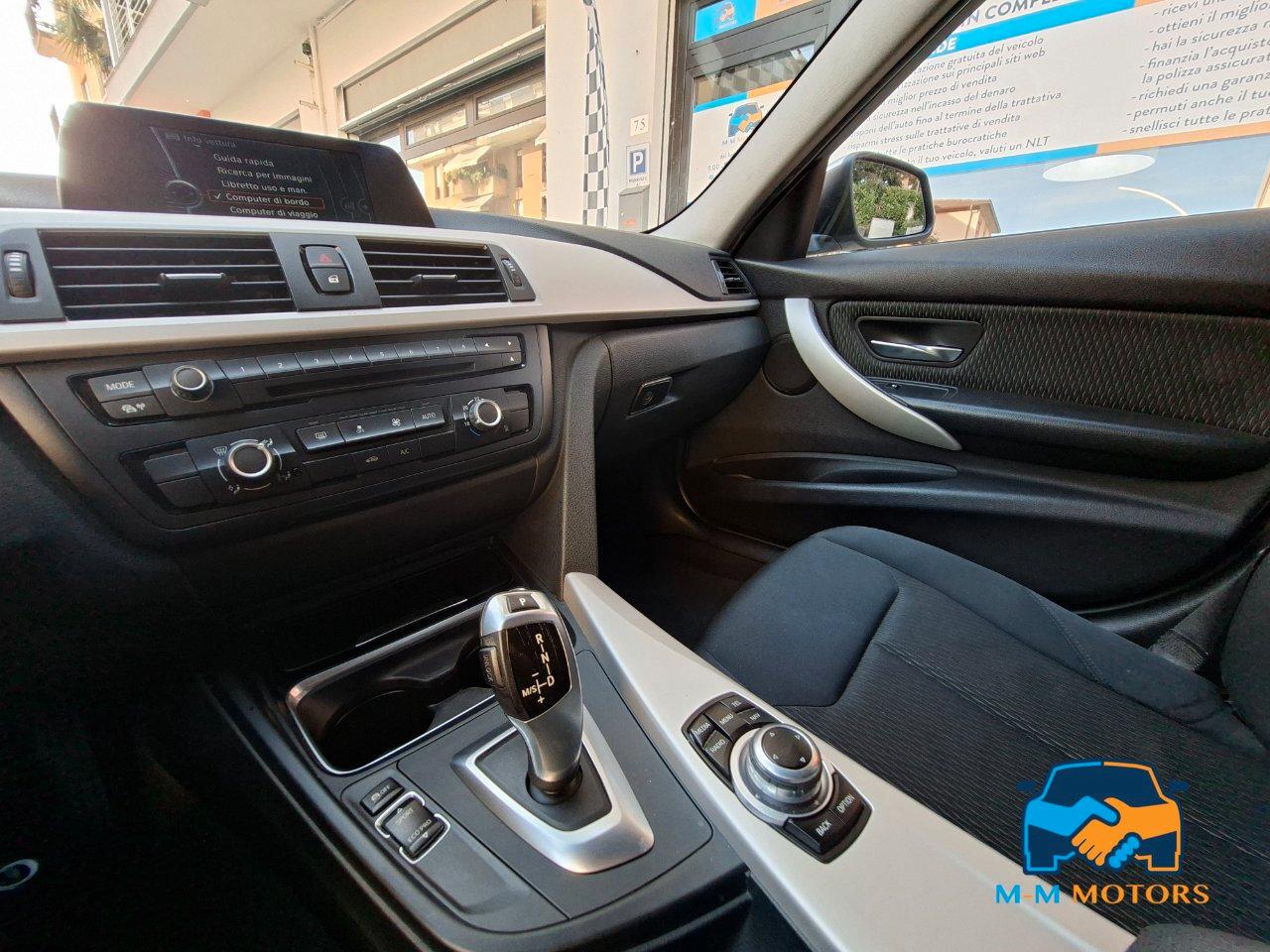 BMW 320 d Touring doppio treno di pneumatici