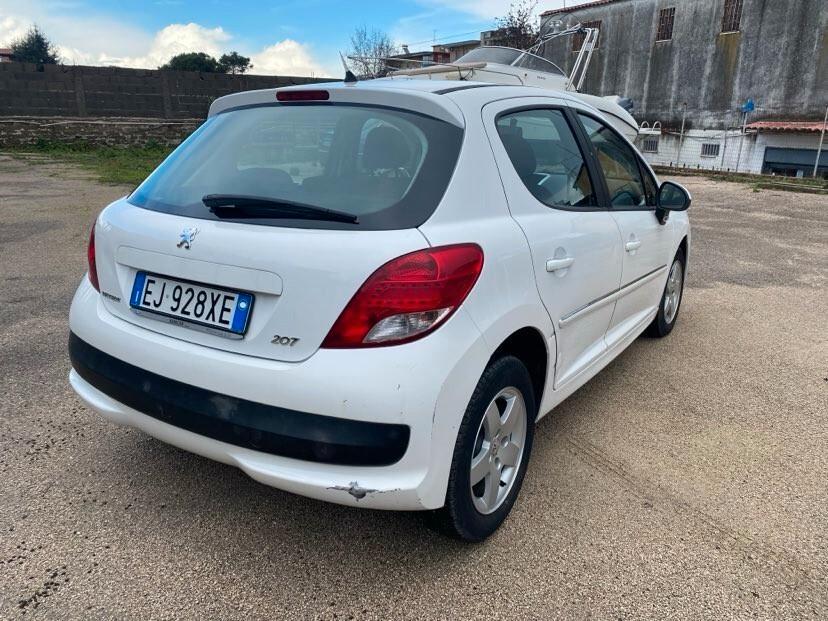 Peugeot 207 1.4 HDi 70CV 5p. Leggi InserzIone