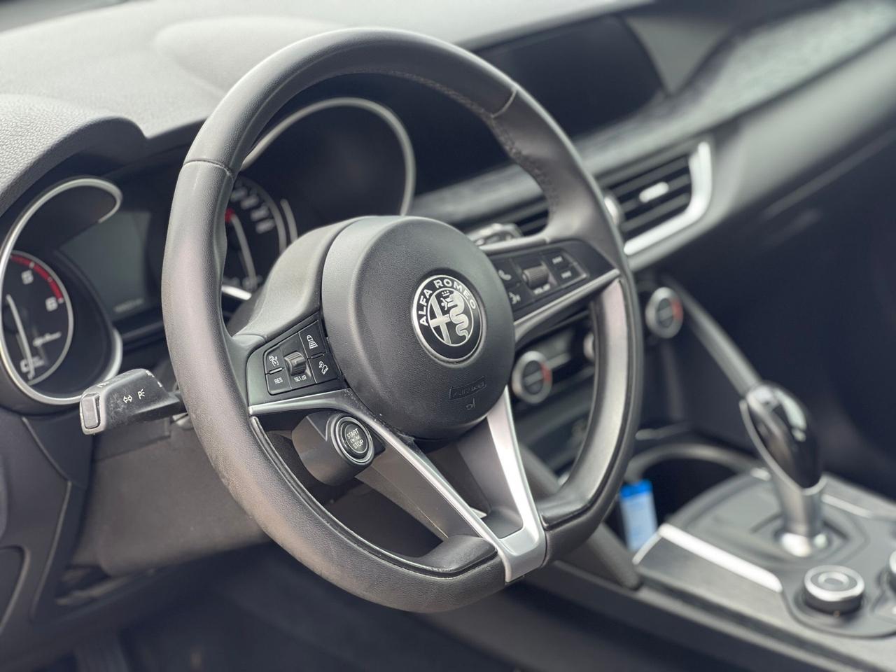 Alfa Romeo Stelvio 2.2 Turbodiesel 160 CV AT8 RWD Sport-Tech