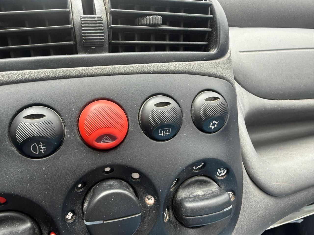 FIAT 600 1.1 CLIMA 2004