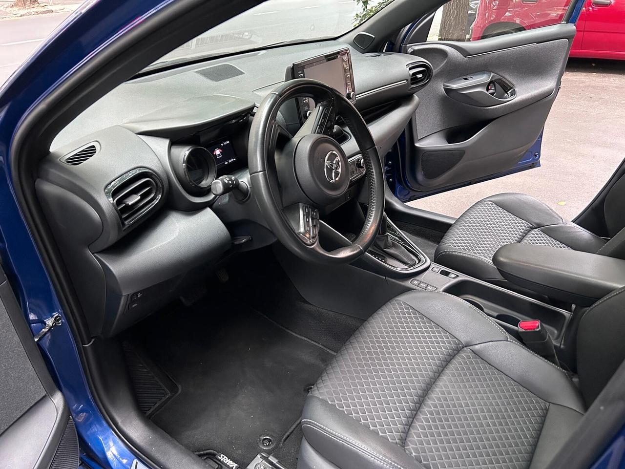 Toyota Yaris 1.5 Hybrid 5 porte Lounge Blue