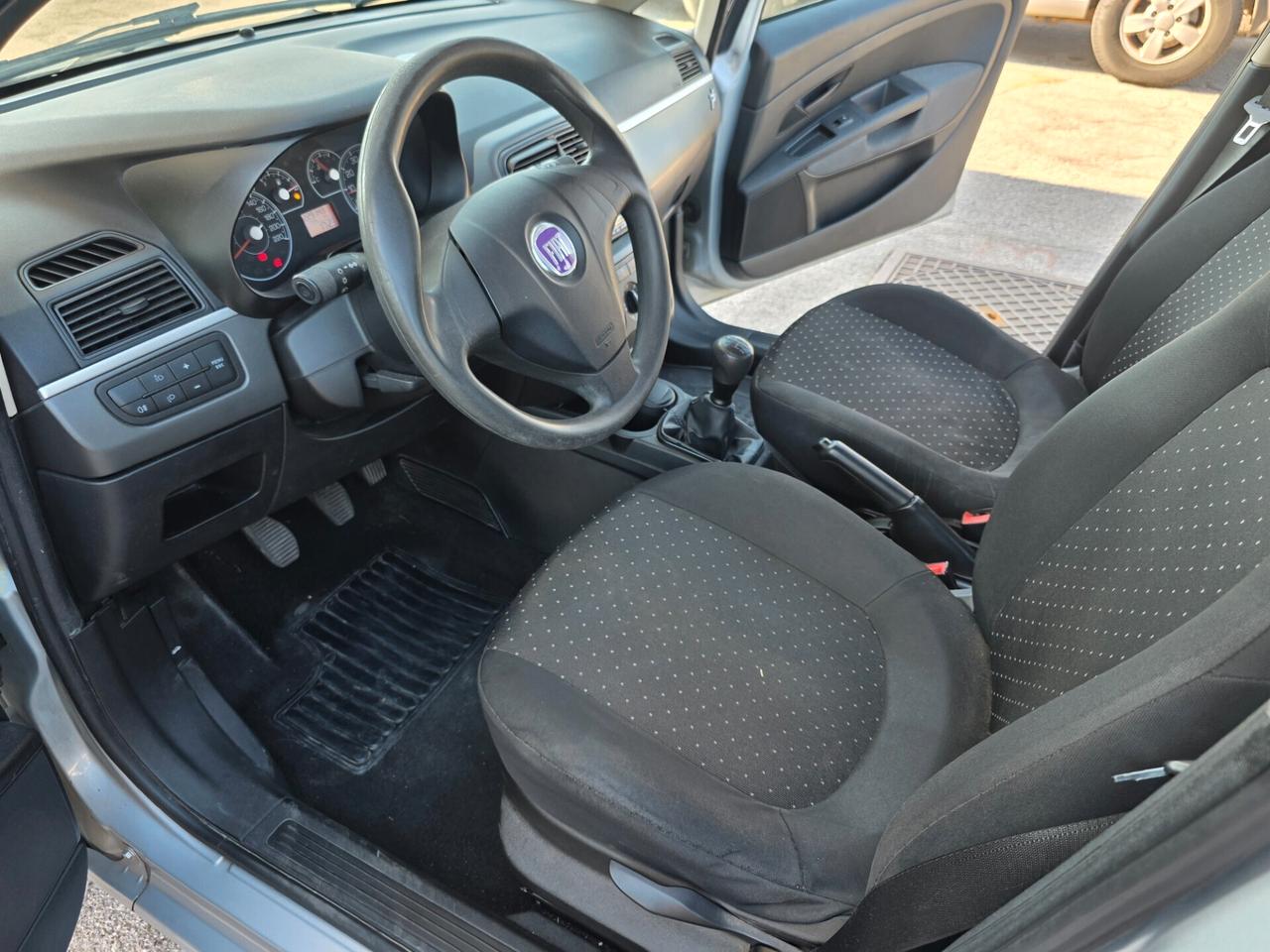 Fiat Grande Punto 1.3 MJT 75 CV 5 porte con 229.000km Neopatentati ok