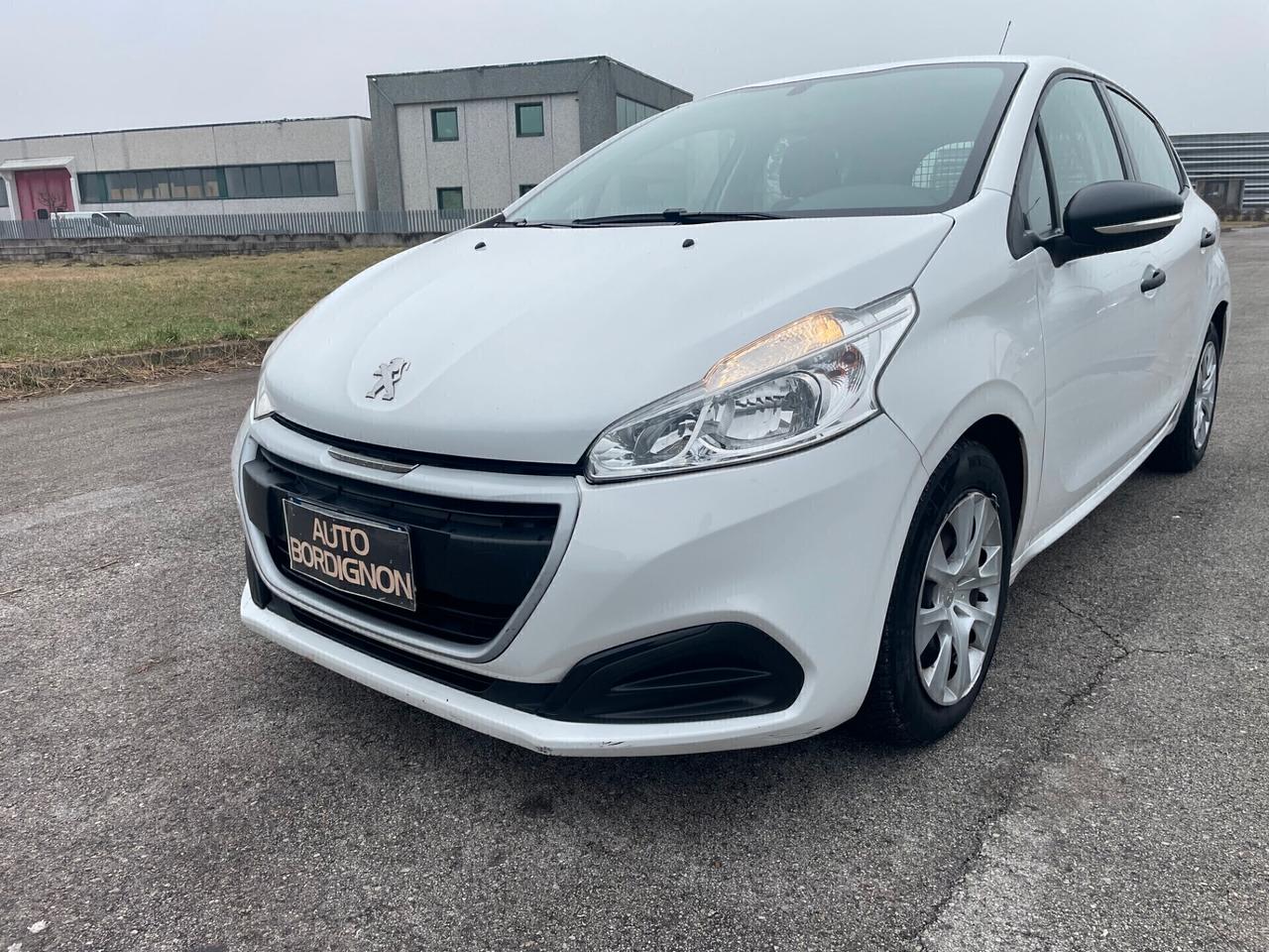 Peugeot 208 BlueHDi 75 5 porte autocarro Active