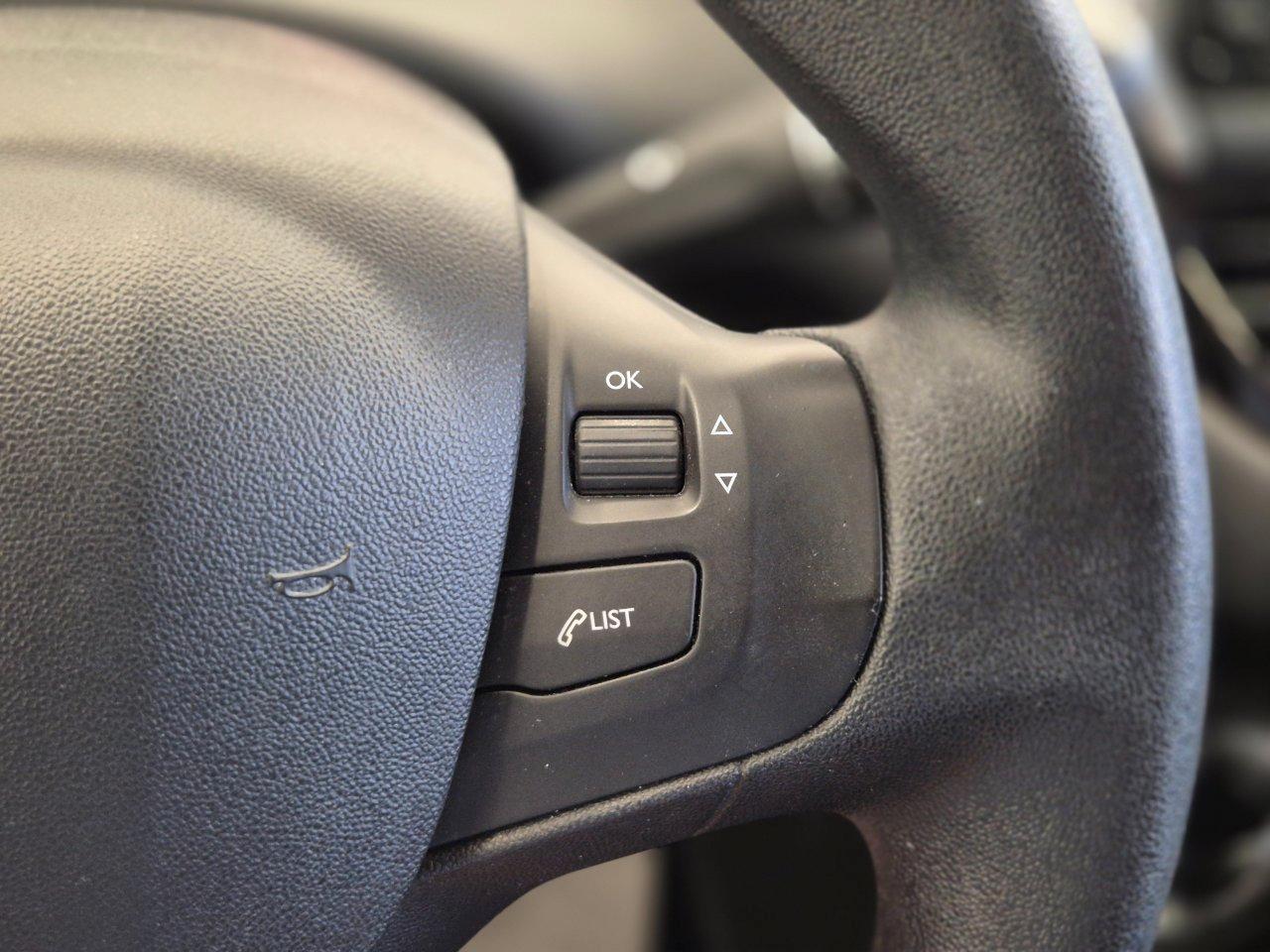 Peugeot 208 5p 1.2 puretech Active - NEOPATENTATI - Bluetooth - Clima