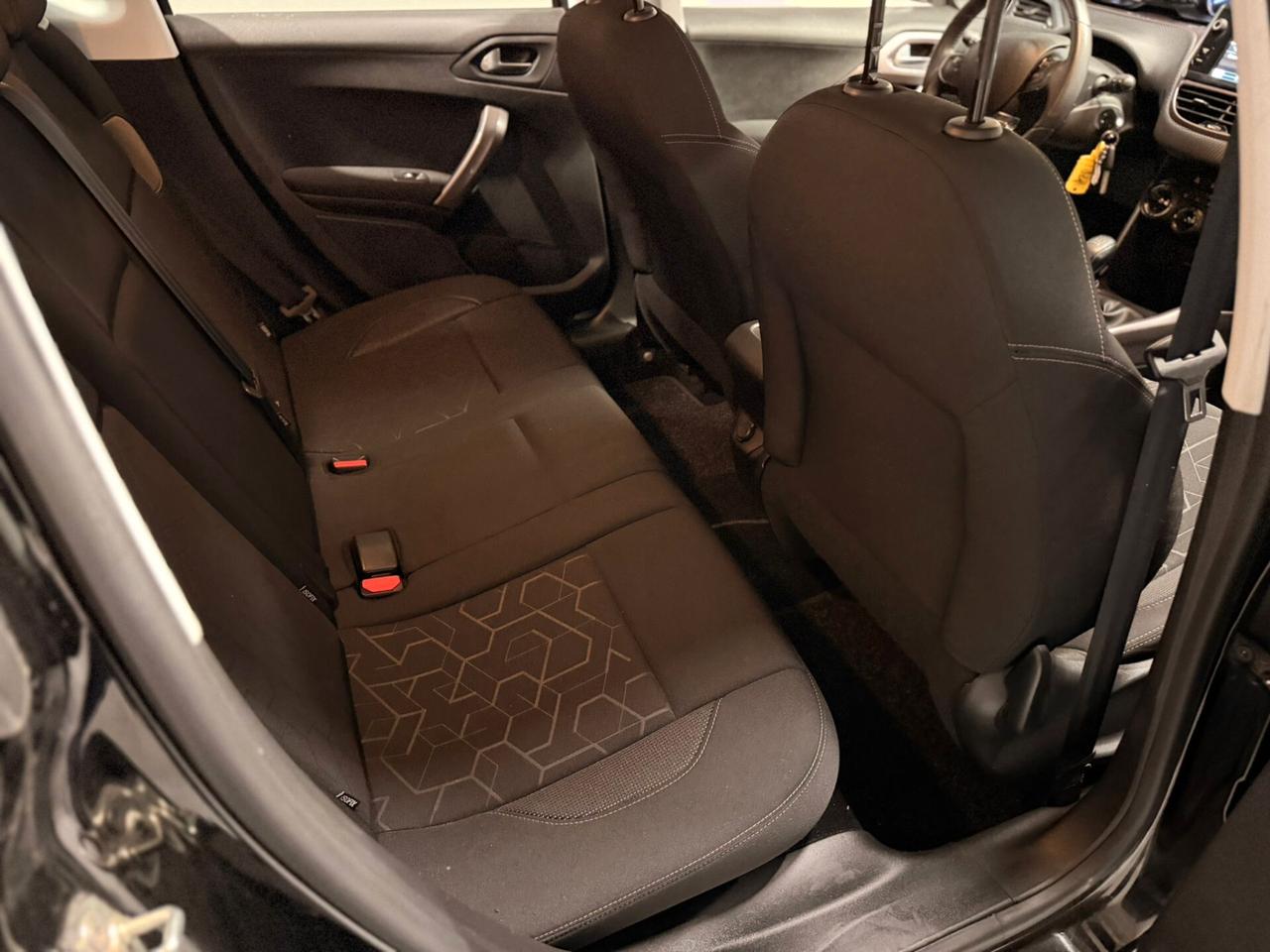 Peugeot 2008 1.2 VTi 82CV Allure