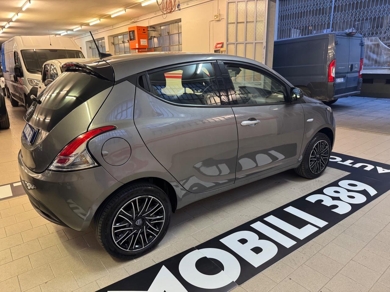 Lancia Ypsilon 1.0 FireFly 5 porte S&S Hybrid Silver Plus