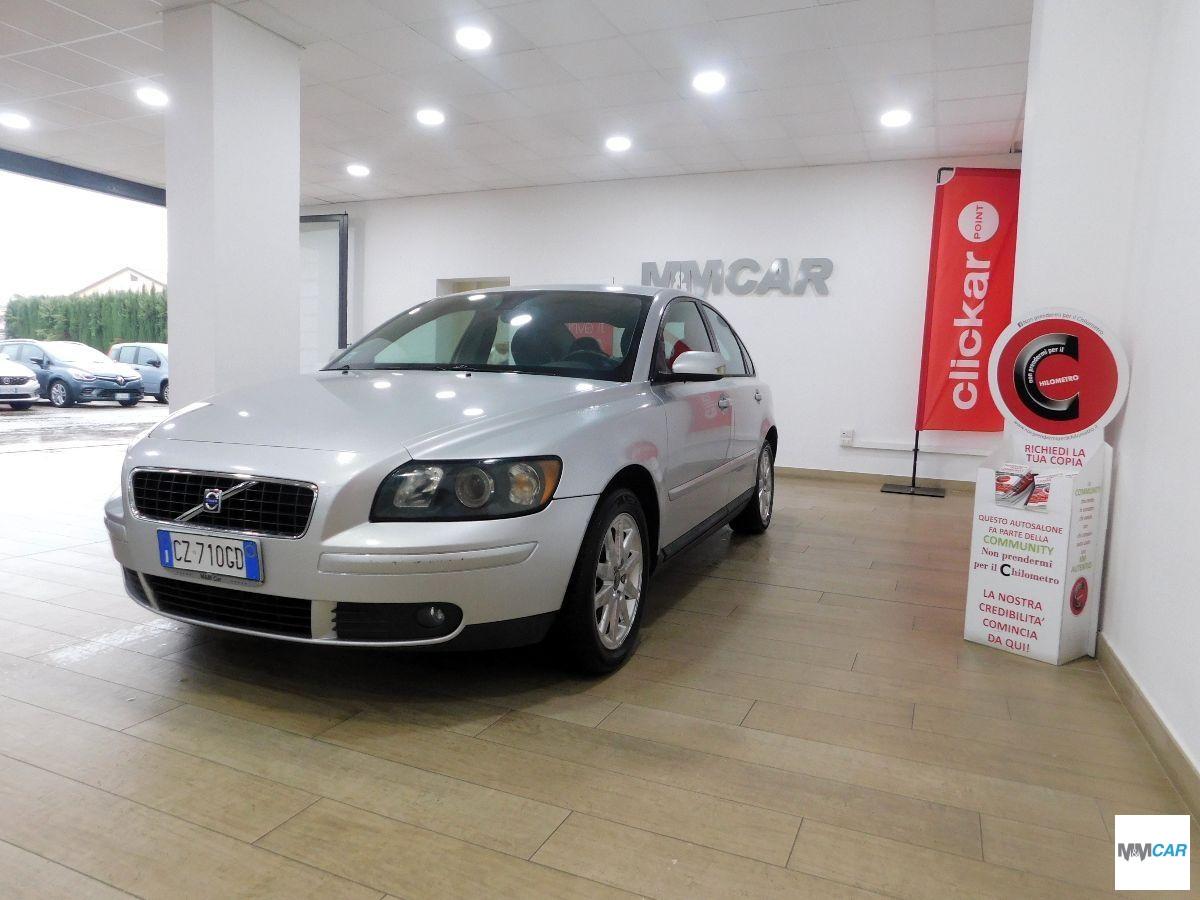VOLVO - S40 - 2.0 D Momentum